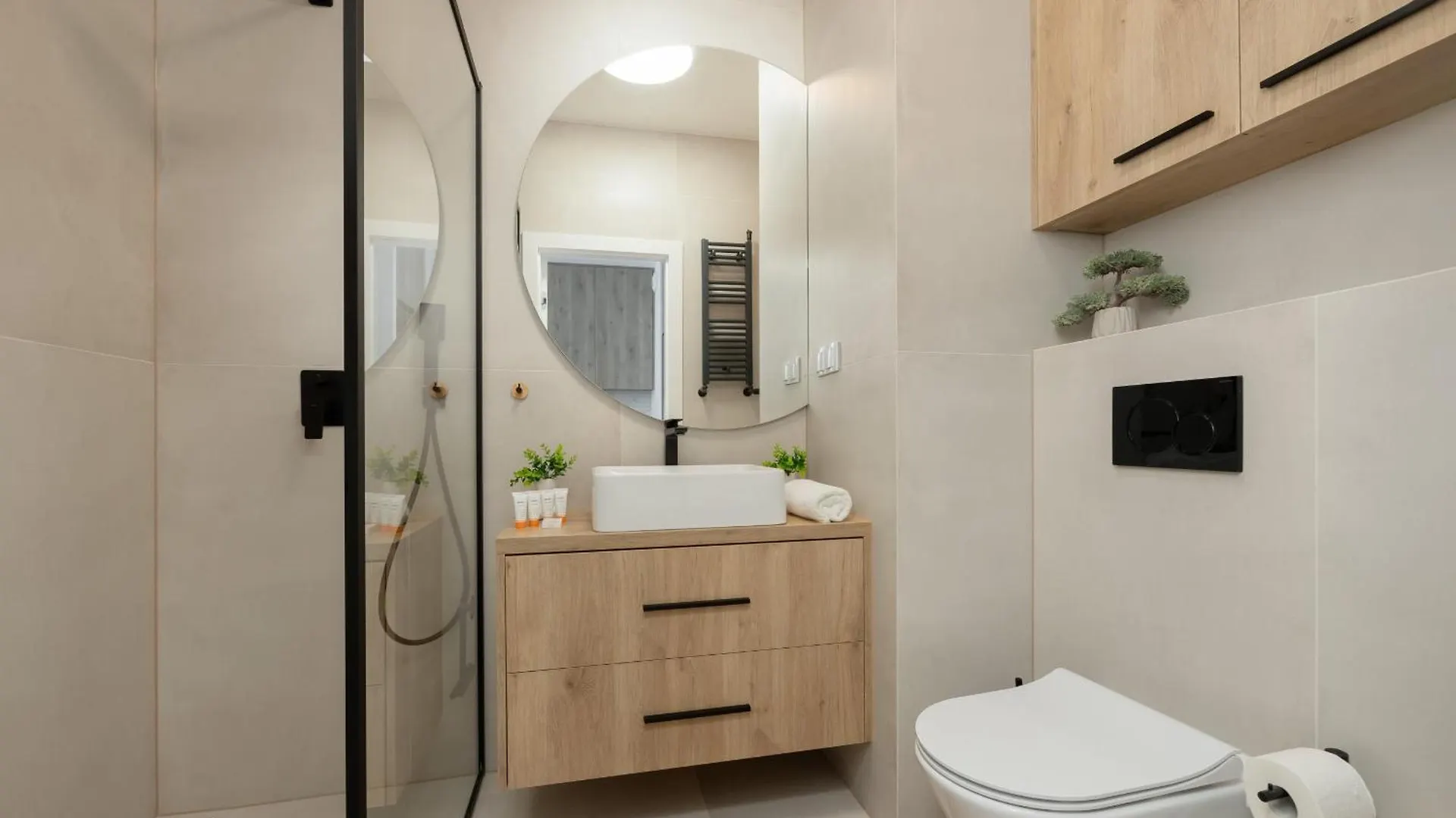 Elegant Mokotow Studio With Balcony And Parking By Noclegi Renters Warsaw