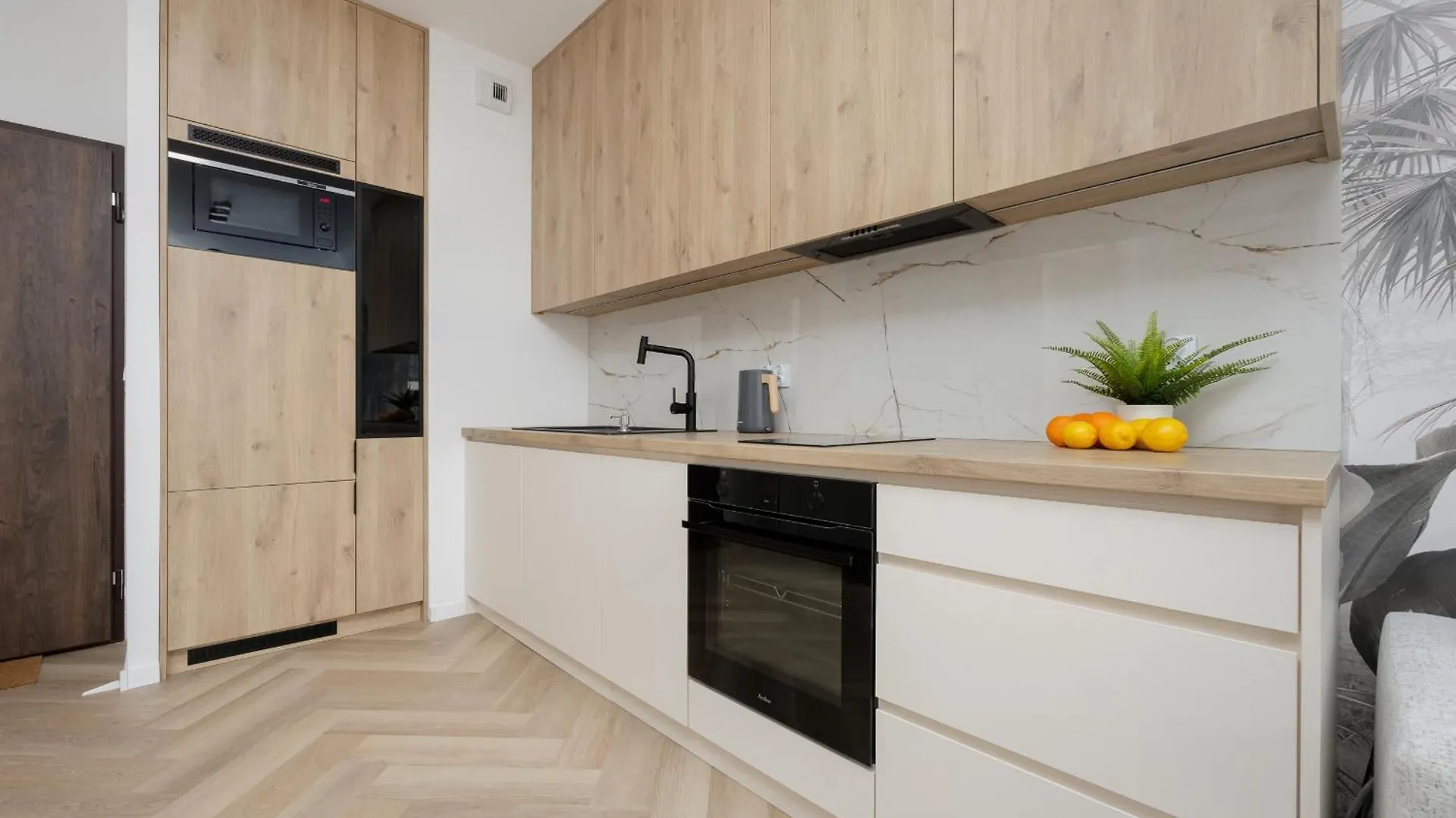 Elegant Mokotow Studio With Balcony And Parking By Noclegi Renters Warsaw Apartment